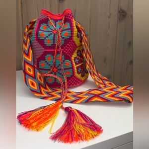 Colombian Wayuu Mochila Bag, 100% authentic, large size.
